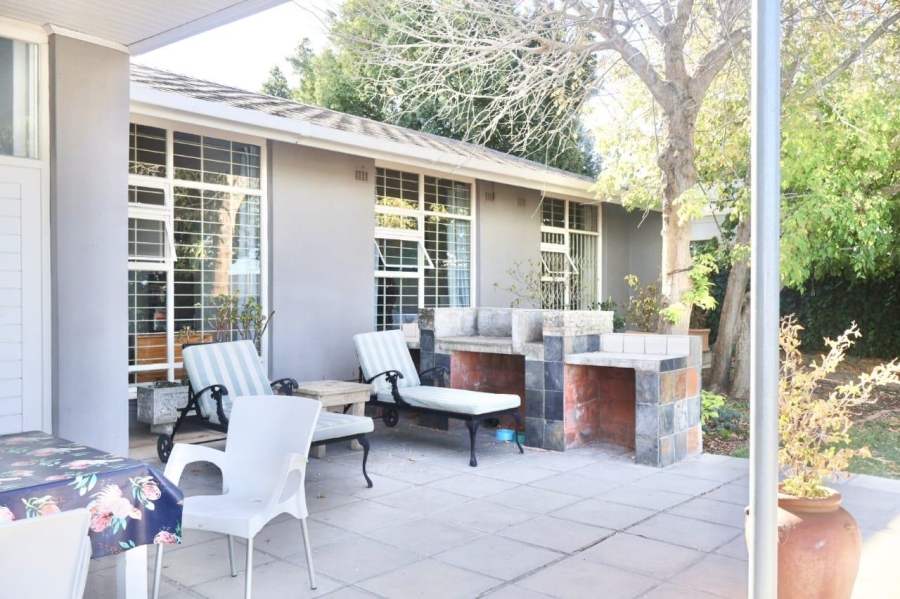 To Let 3 Bedroom Property for Rent in Loevenstein Western Cape